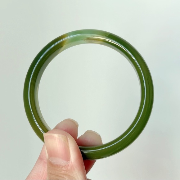52mm Natural Green Banded Agate Round Bangle BA121 - Picture 9 of 10